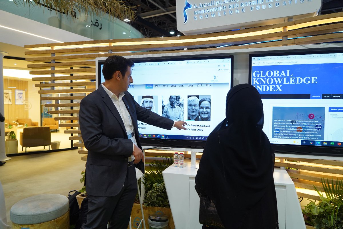 KnowSummit's tweet image. مقتطفات من تفاعل الزوار مع القسم المخصص لقمّة المعرفة ضمن جناح مؤسسة محمد بن راشد آل مكتوم للمعرفة في جيتكس جلوبال 2025.

Highlights of visitors engaging with the Knowledge Summit area inside the MBRF pavilion at GITEX Global 2025

#KnowledgeSummit
#MBRF
#GITEX2025