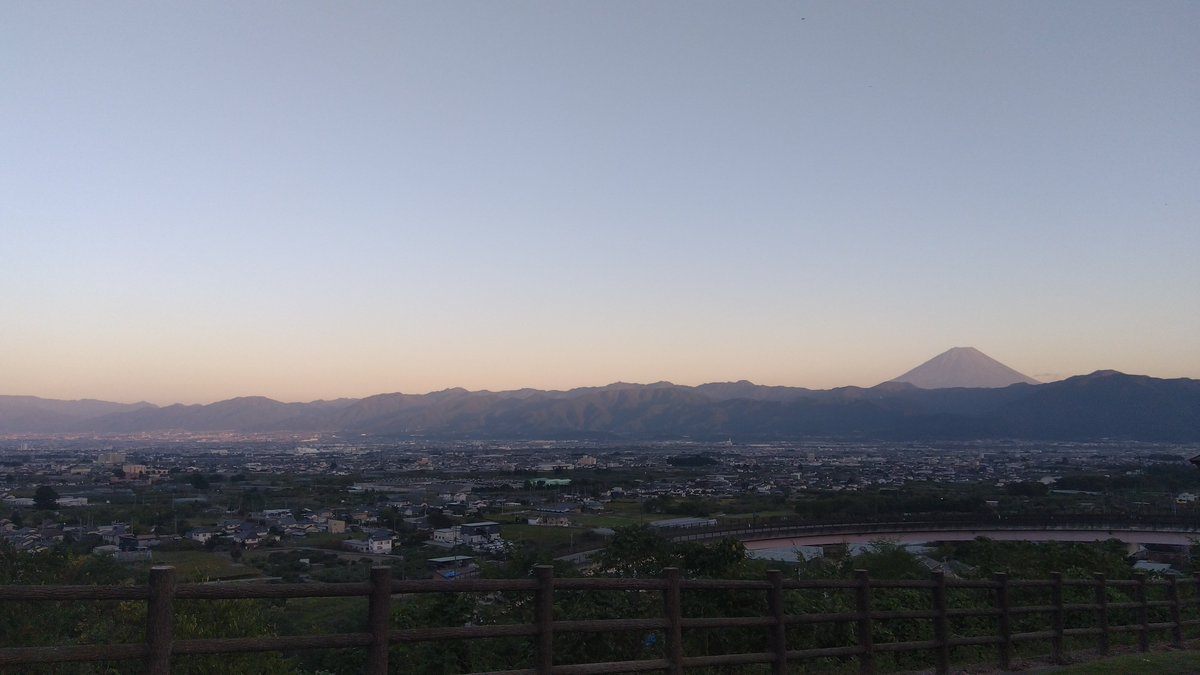 きいぃぃっっっっっっっっっっつ
33.3km/2h30m(平均13.3km/h)

ループ橋(桃花橋@南アルプス市)にたどり着くまでが地獄すぎた