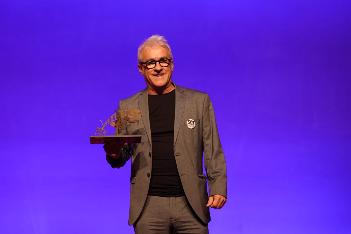 Si te has perdido la gala de la primera edición de los #PAE, compartimos contigo algunos detalles. Hoy Castilla y León Televisión la emitirá en todos sus canales provinciales en horario de noche. ¡Amamos las artes escénicas! <a href="/jcyl/">Junta de Castilla y León</a> <a href="/Aytoburgos/">Ayuntamiento de Burgos</a> <a href="/DipBurgos/">Diputación de Burgos</a> 
📷 de Ana Yñáñez