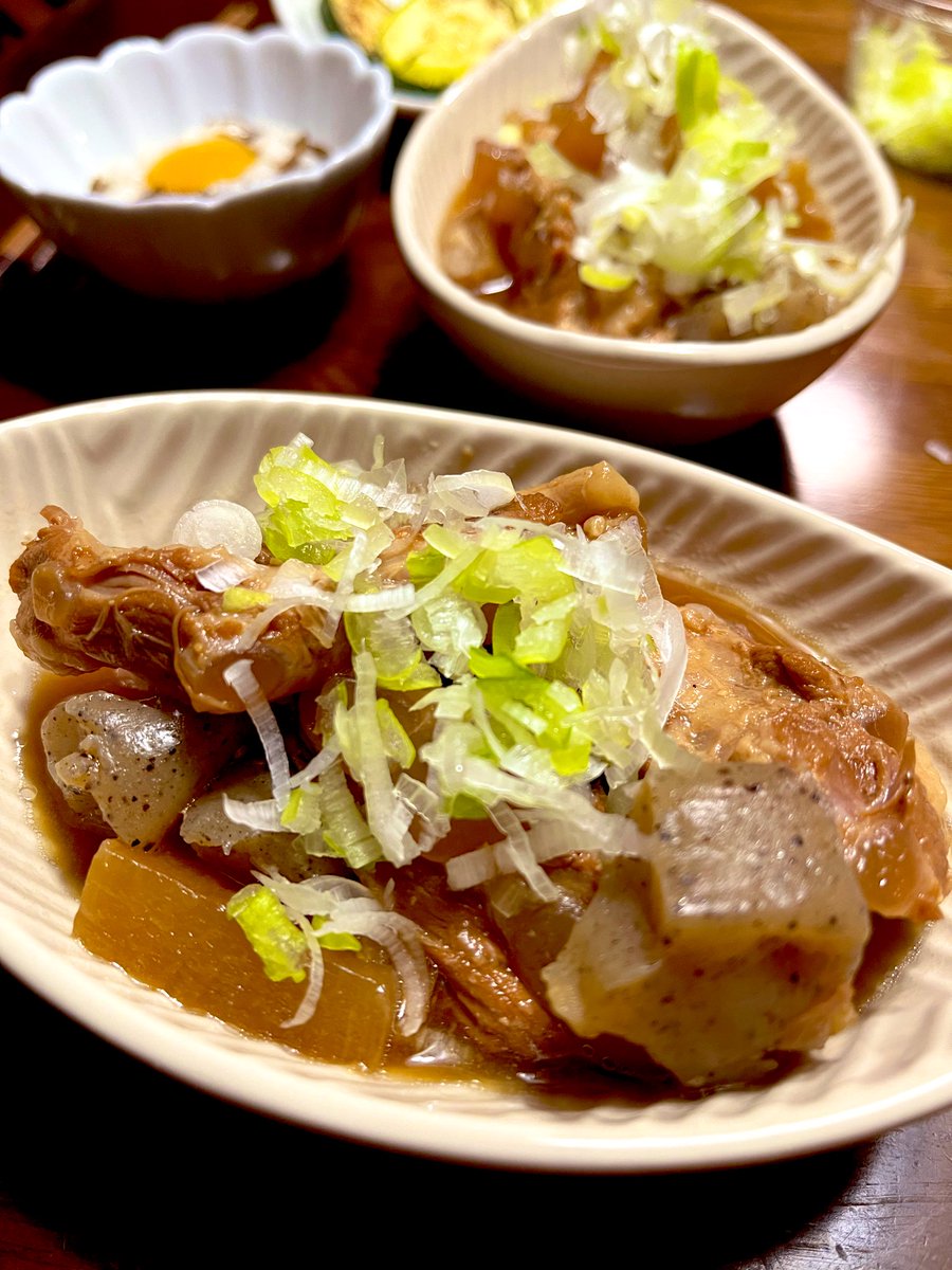 hnt_log's tweet photo. 圧力鍋を使ったことなかったんだけど初めて豚軟骨煮込みを作ってみた。美味い。今度は牛すじ煮込みを作る。 https://t.co/WULAXD8ASk