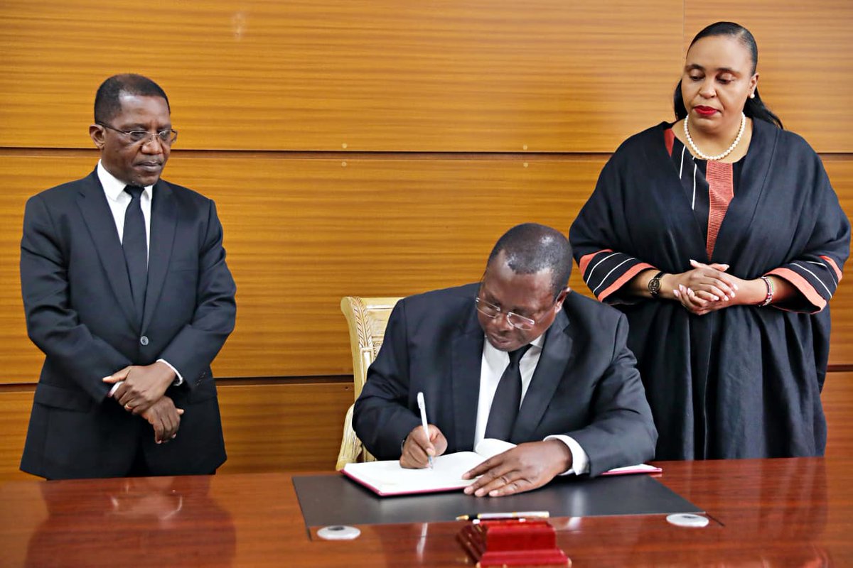 Regional Leaders Arrive in Kenya for the State Funeral of Former Prime Minister Raila Odinga

Several regional leaders have arrived in Nairobi to attend the State Funeral of the late former Prime Minister, Hon. Raila Odinga, at the Nyayo National Stadium.

Tanzania’s Vice