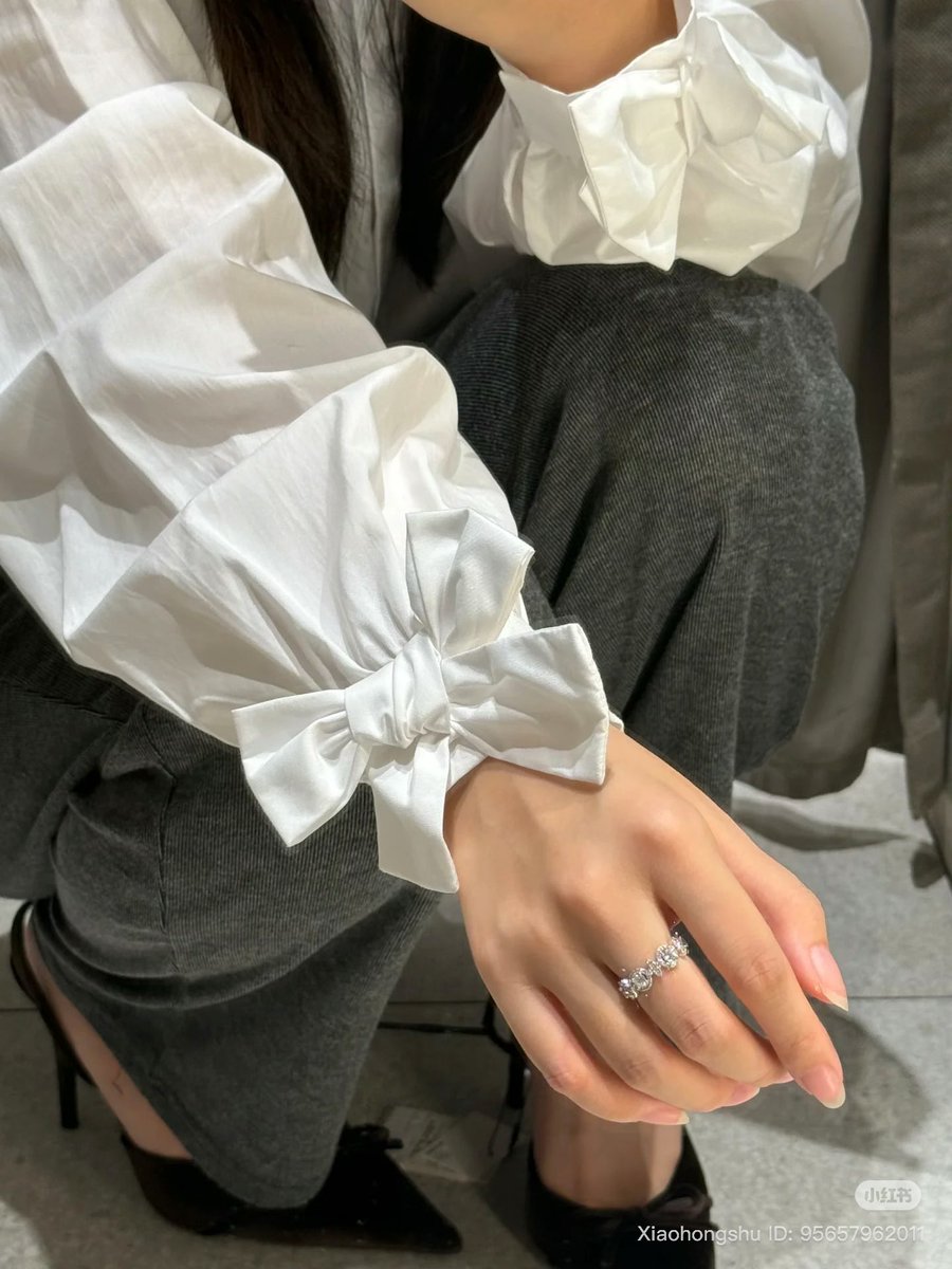 ZARAのお袖リボンブラウス🎀ジュエリーも際立ってかわゆ