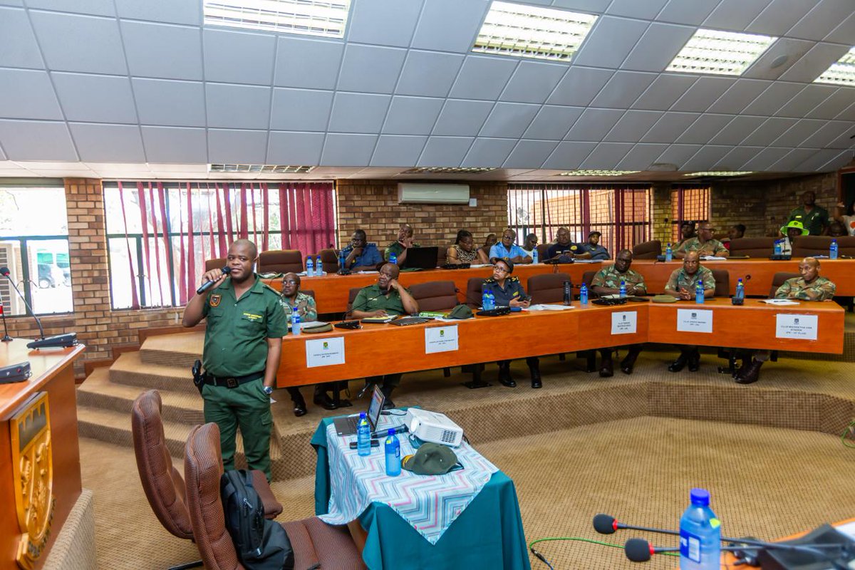 SANDF_ZA's tweet photo. On 16 October 2025, the Joint Standing Committee on Defence (JSCD) and the Portfolio Committee on Defence and Military Veterans (PCDMV) concluded their week long oversight visit to Limpopo.

#SANDF 
#JointOperationsDivision 
#JSCD 
#PCDMV https://t.co/st3G58KCBE