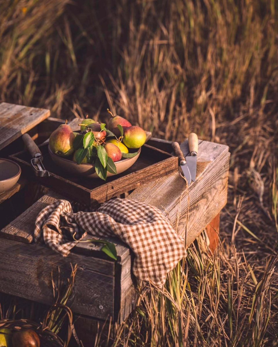 creativelysqrd's tweet photo. Talk about pear-fection 🍐

This edition of cheers raises the pear to our latest challenge winner, Sylwia!

We’re pear-ing up for more creativity! Join our community to discover our challenges and get involved too.

👉 Go → https://t.co/LGstwsW4KX
*all pear puns intentional 😉 https://t.co/o22Ahu1zx0