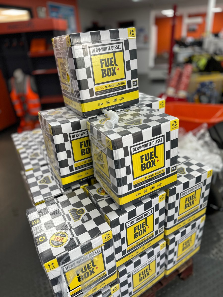 Clements_Cov's tweet image. Did you know that you can maximise the operation of your #construction plant &amp;amp; #poweredaccess equipment by re-fueling them with clean #whitediesel from our environmentally friendly box containers.

Add a box to your next hire.

☎️ 02476 474849
🌐 clementsplant.co.uk/consumable-equ…