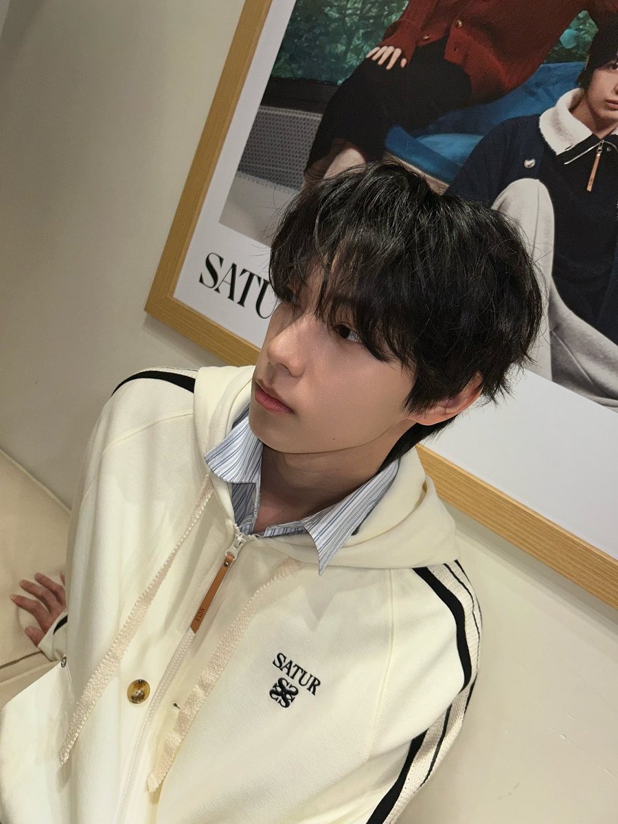 [📸] 251017 — CHUEI LIYU INSTAGRAM UPDATE (@/fredr1ck._choi)

(1/2)

🐰: "Satur-nim.. You know I love you so much, right ☺️"

🔗instagram.com/p/DP5qCK2DwXo

#CHUEILIYU #崔立于 #최립우
#BOYS2PLANET #보이즈2플래닛