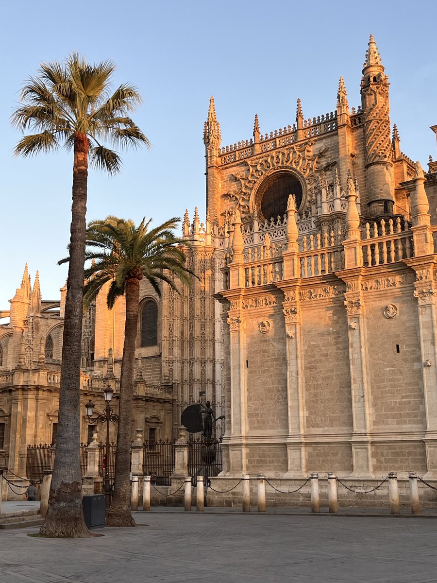 gsharman's tweet photo. Live from The Cathedral Of Sevilla … post running round like a headless chicken here in the South Of Spain 🇪🇸 Todays Aim .. To Venga Venga to some Spanish Guitar , take in the sights and learn all things Spanish history and how to chat Espana #Kaizen #RunningTheWorld 😁🏃💥 🗺️ https://t.co/G6qF8gwkcS