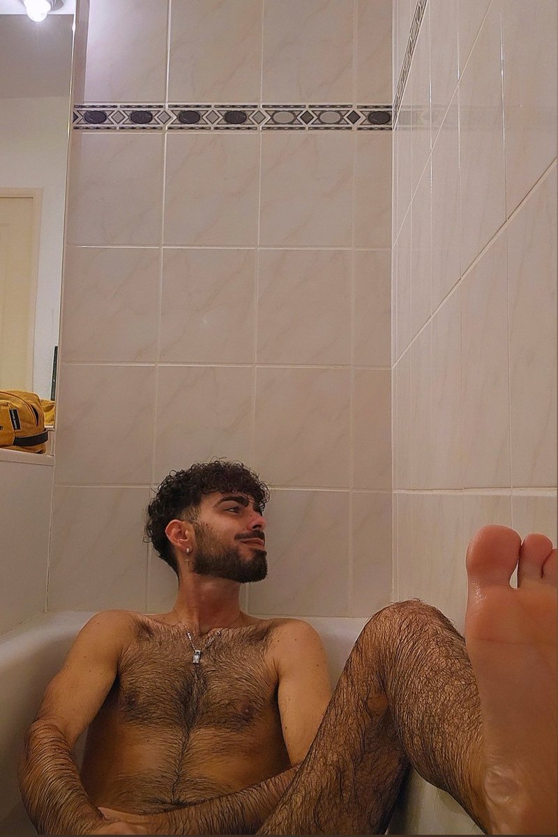 LeMecDeLaPampa's tweet photo. Go team bath
#lgbt #bathpic https://t.co/h11pVI3T1c