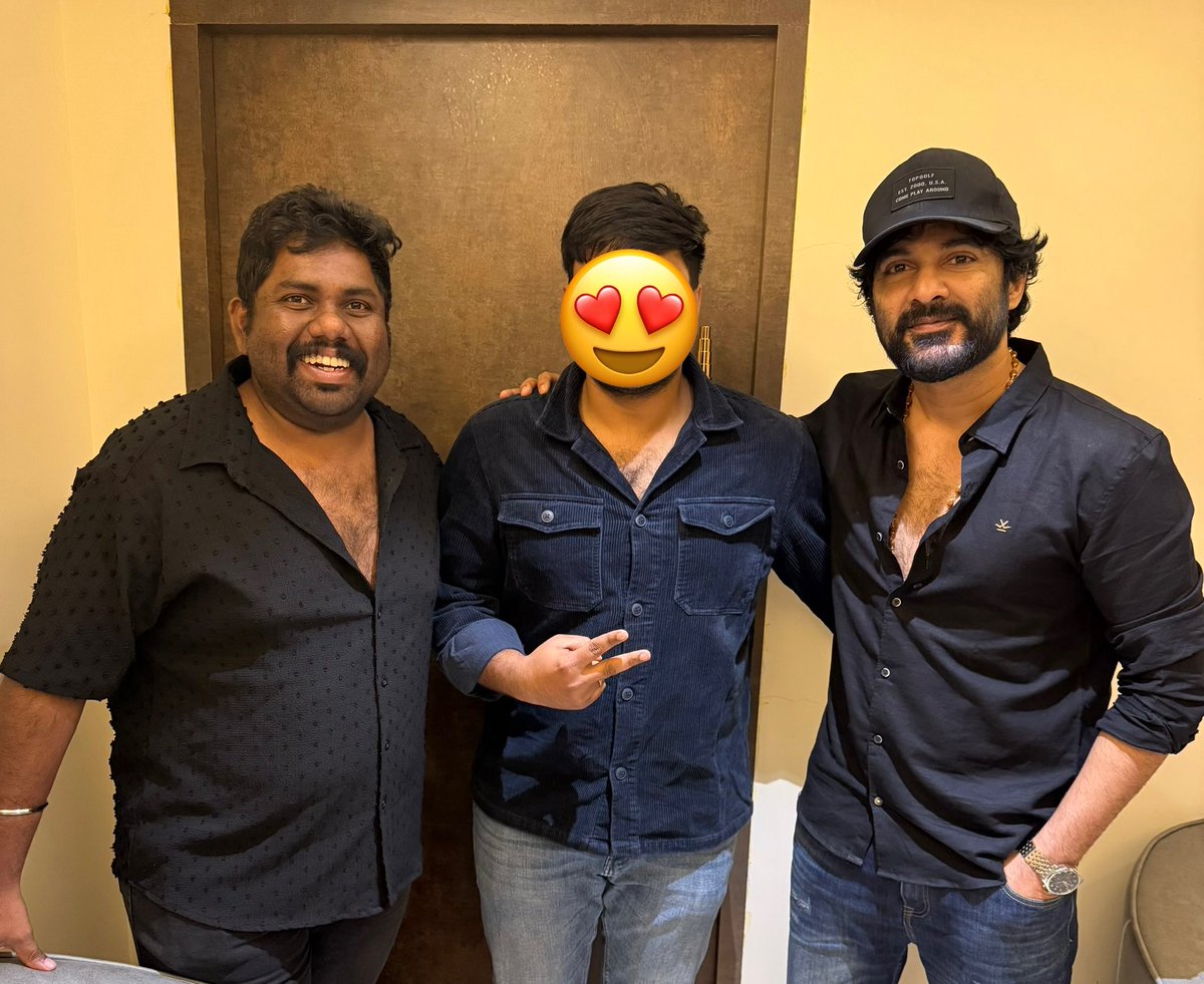 SuryaK (@suryak_tdp) on Twitter photo ~ Happy faces all around! Thanks for the warm gesture, <a href="/Siddubuoyoffl/">Siddhu Jonnalagadda</a> Anna ❤️
Special thanks to <a href="/harshachemudu/">harsha chemudu</a> bro❤️
#TelusuKada ~ Happy faces all around! Thanks for the warm gesture, <a href="/Siddubuoyoffl/">Siddhu Jonnalagadda</a> Anna ❤️
Special thanks to <a href="/harshachemudu/">harsha chemudu</a> bro❤️
#TelusuKada