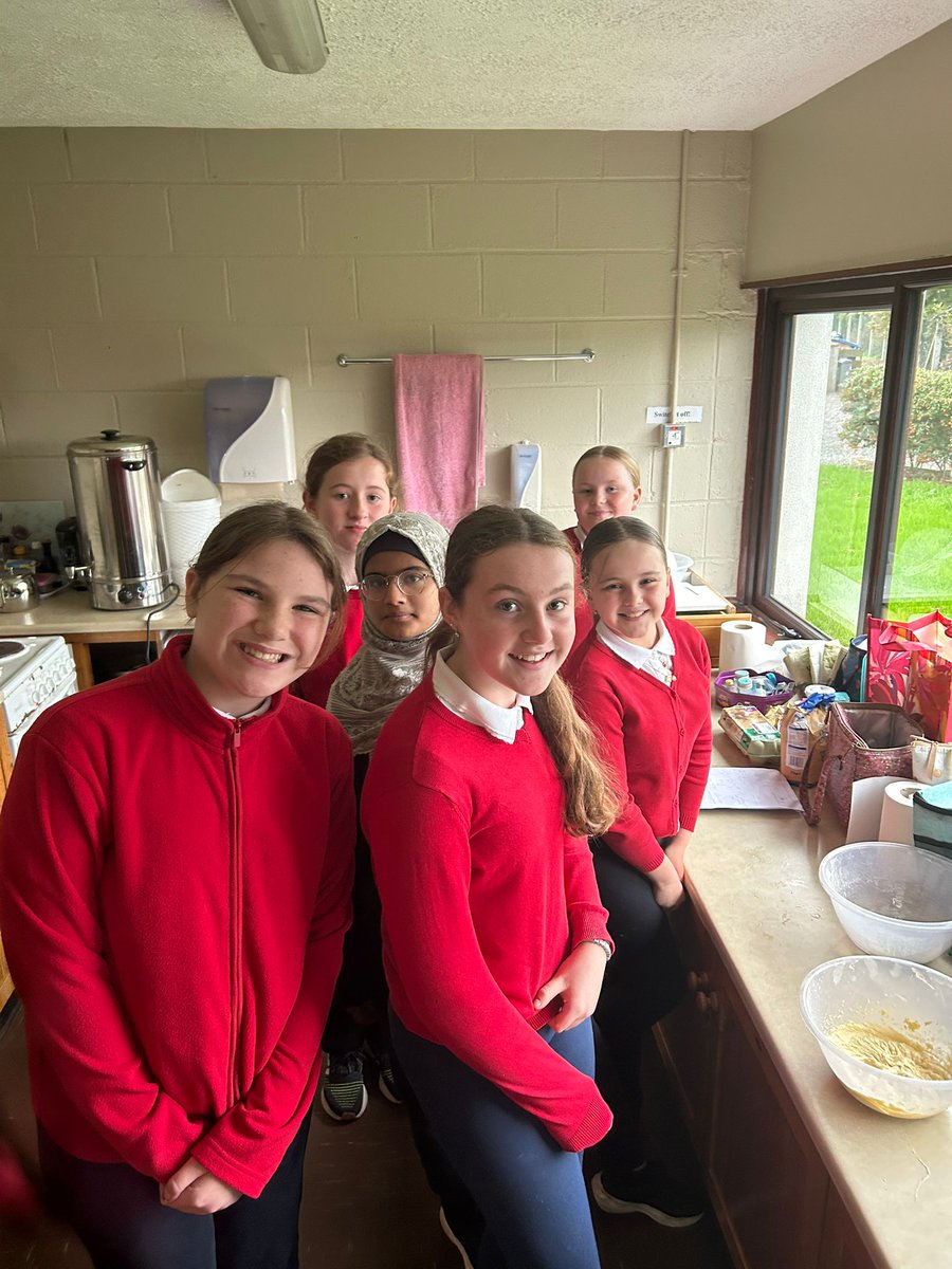bhride_scoil's tweet photo. For Maths Week, 5th and 6th class girls solved a ‘Crack the Code’ recipe challenge! They then got to work in groups to bake and decorate fairycakes.
Well done girls! 🧁 https://t.co/6fKEnw7BgE