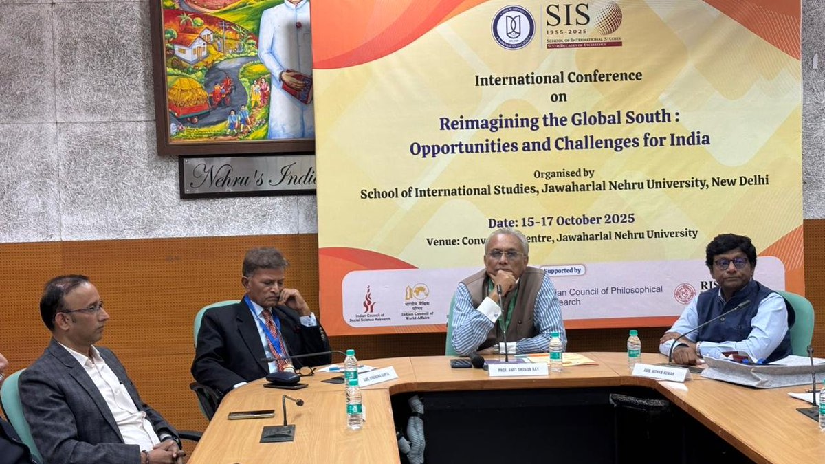 School of International Studies tweet media