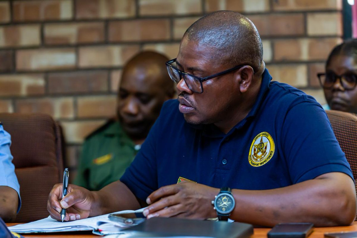 SANDF_ZA's tweet photo. With final engagements focusing on the ongoing challenges of porous borders and illegal cross-border movements between South Africa and Zimbabwe.
#SANDF
#JointOperationsDivision
#JSCD
#MCDMV https://t.co/oI8dUWdsE4