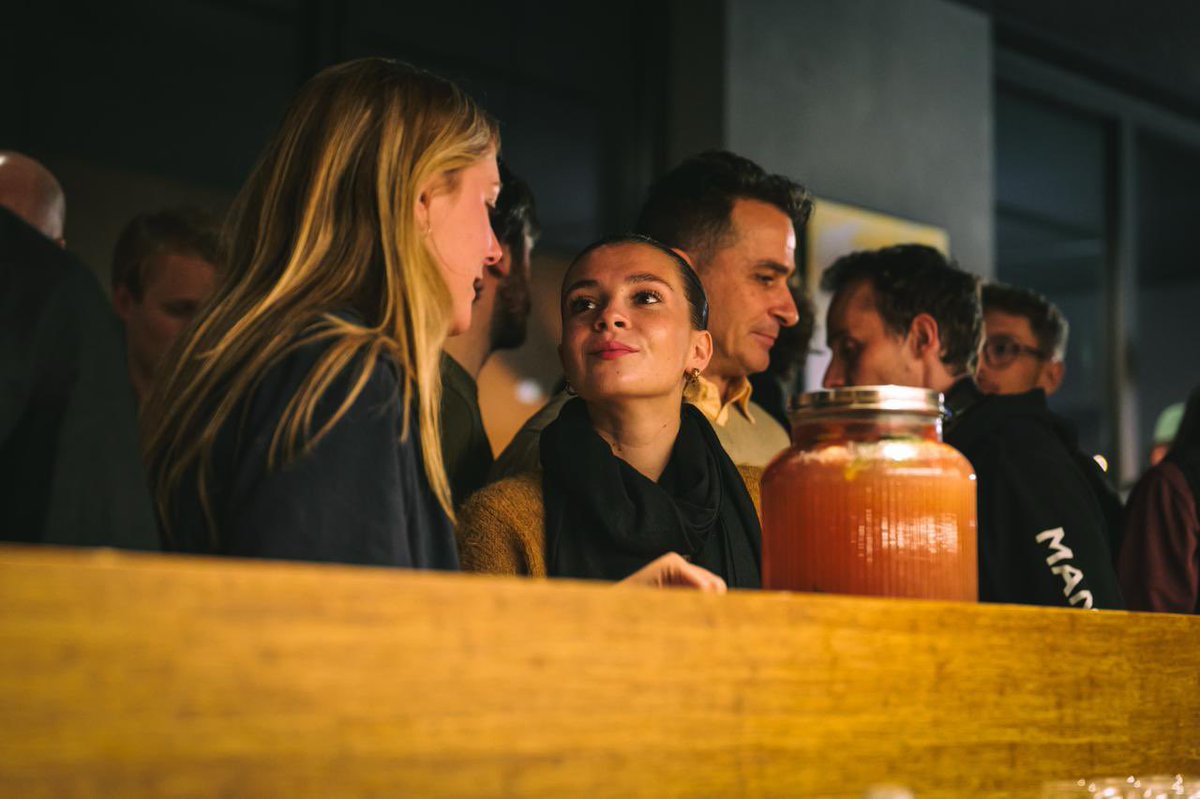 sydnithekiid's tweet image. the essentials for a good vip night:

open bar
some good snacks and maybe cake
quality music 
no end time
good people

this was krypto tour lyon
@KRYPTOSPHERE_