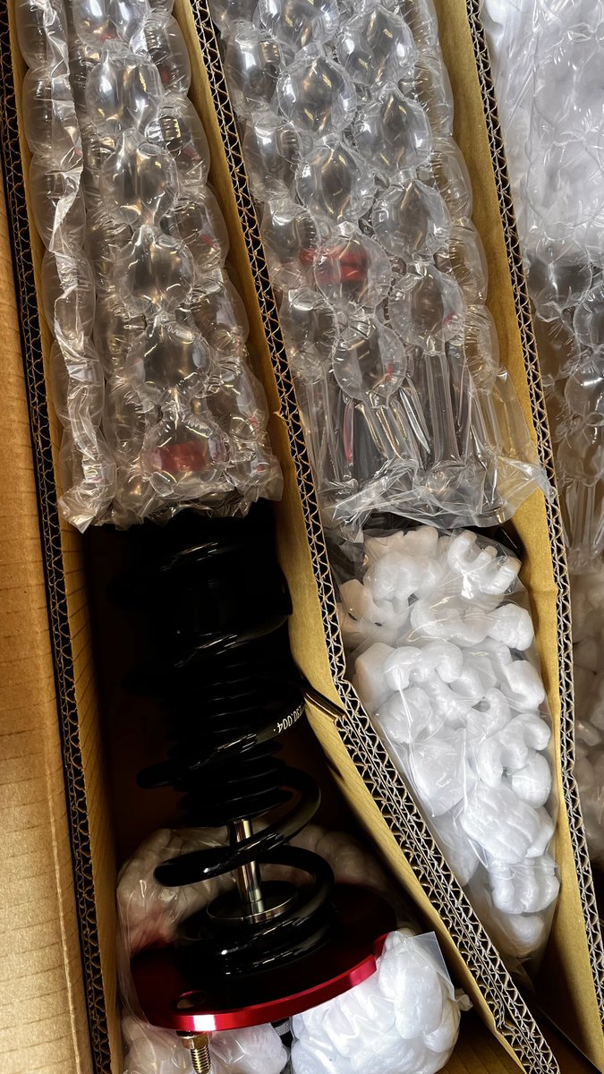 _uro101_'s tweet photo. 売ります！

グッドガンガンフルバケ  
(レールなし)  4万

ラルグス車高調
s15用開封のみ未使用  8万

ビーフリーマフラー
s15用出口115φ  3万

現金のみ
新潟県で手渡し可能な方で欲しい人いましたら連絡ください(  . .)" https://t.co/nj2Kw3N9KG