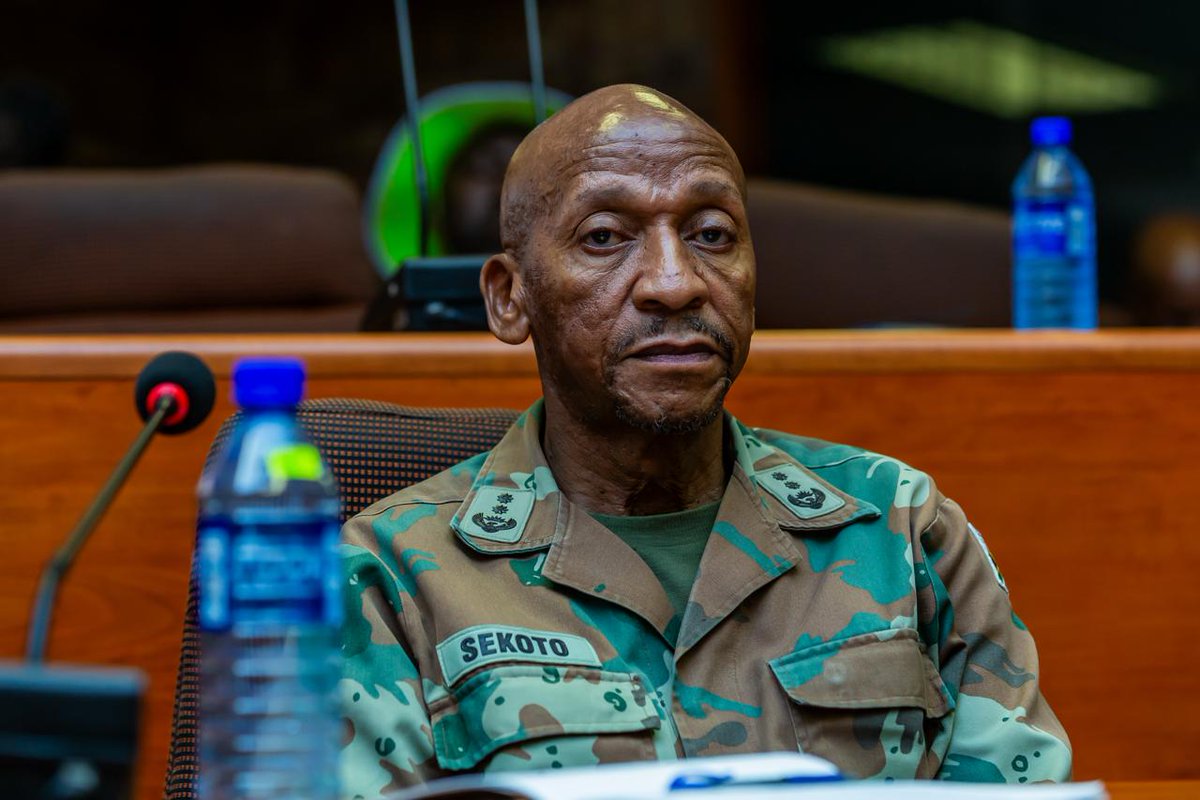 SANDF_ZA's tweet photo. The SA National Defence Force, working alongside key border agencies, continues to play a crucial role through Operation CORONA, which focuses on preventing illegal movements, smuggling, and cross-border crime.
#SANDF
#JointOperationsDivision
#JSCD
#MCDMV https://t.co/L6KKVJeRoN