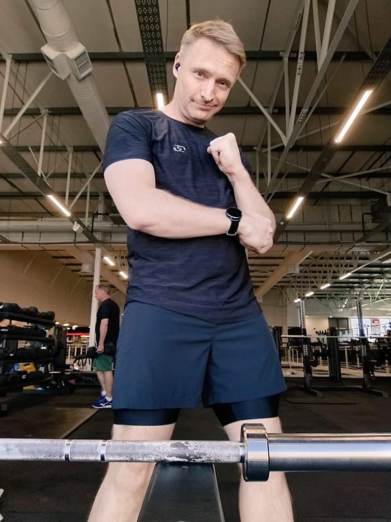 hamboneZA's tweet photo. Locked tf in! Back and Shoulders let's go. Week 2/6. #LiftClub https://t.co/PnQM9Hv2c0