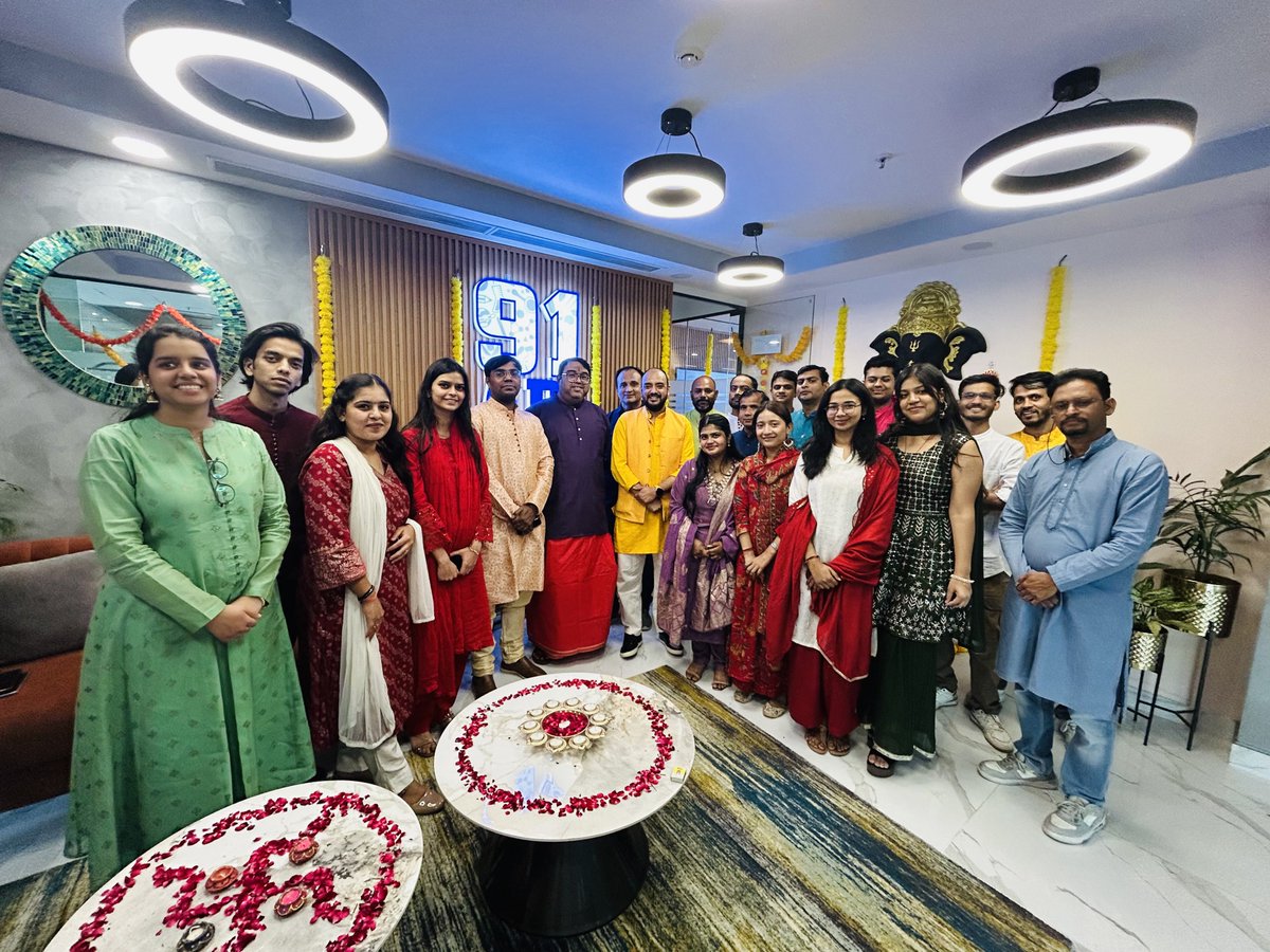 the91Api's tweet image. Festive lights, bright smiles, and a team that shines together

Grateful for teamwork, joy, and good energy this Diwali at The91API

#Diwali2025 #Team91API #FestivalOfLights #WorkCulture #NutritionIndustry