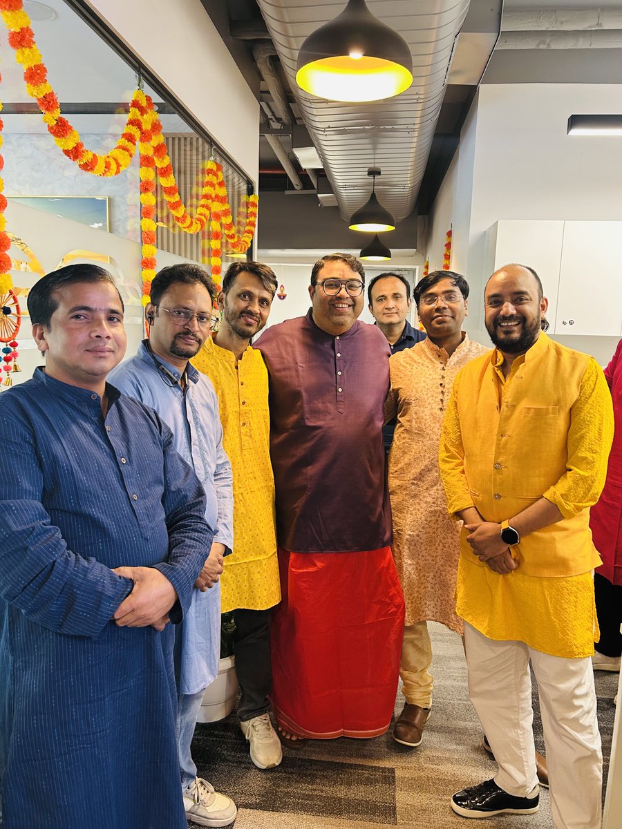 the91Api's tweet image. Festive lights, bright smiles, and a team that shines together

Grateful for teamwork, joy, and good energy this Diwali at The91API

#Diwali2025 #Team91API #FestivalOfLights #WorkCulture #NutritionIndustry