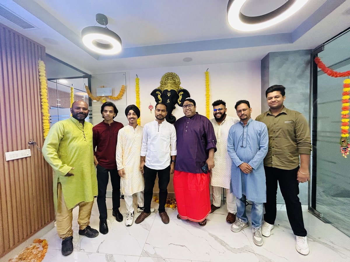 the91Api's tweet image. Festive lights, bright smiles, and a team that shines together

Grateful for teamwork, joy, and good energy this Diwali at The91API

#Diwali2025 #Team91API #FestivalOfLights #WorkCulture #NutritionIndustry