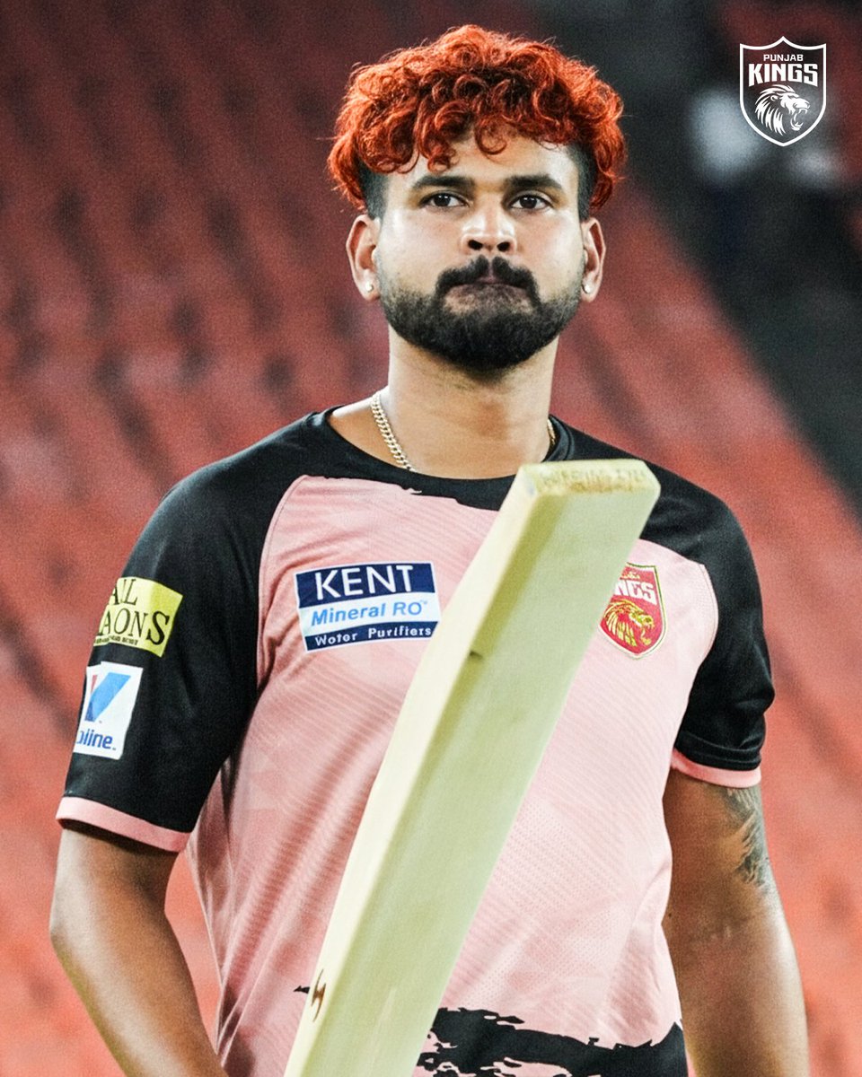 PunjabKingsIPL's tweet photo. Sarpanch Saab's 𝐛𝐚𝐚𝐥 𝐤𝐚 𝐤𝐚𝐦𝐚𝐚𝐥! 😎

#SherSquad, which hairstyle suits him the best? 🤔

#ShreyasIyer https://t.co/uKkdYVcW4h