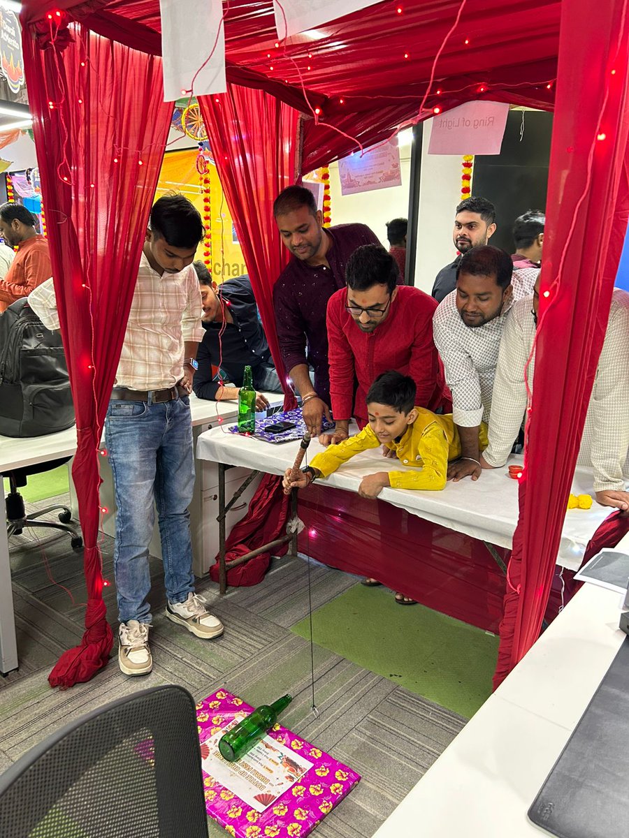 merittoofficial's tweet photo. The spirit of #DiwaliAtMeritto is in full swing. Our #MeritMakers are exploring stalls, playing games, and cheering for the #EntreprenuersAtMeritto. Stay tuned for more fun! 💥 https://t.co/Eucpftjd9M