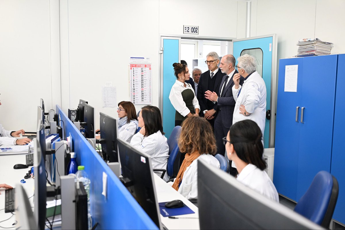 ✔Azərbaycan Respublikasının Birinci vitse-prezidenti Mehriban Əliyeva oktyabrın 16-da Avropanın ən böyük pediatrik “Bambino Gesu” xəstəxanasında olub.
✔On October 16, First Vice-President of the Republic of Azerbaijan Mehriban Aliyeva visited Europe’s largest pediatric