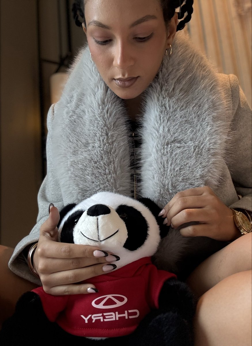 Being a mother is not easy…

#WithCheryWithLove
#AshleyOgle