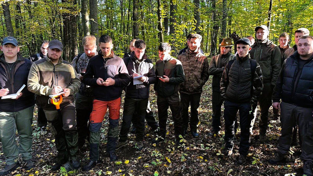 RNP_Romsilva's tweet image. 𝗢𝗰𝗼𝗹𝘂𝗹 𝗦𝗶𝗹𝘃𝗶𝗰 𝗔𝗱𝗮̂𝗻𝗰𝗮𝘁𝗮 a găzduit prima zi de 𝗽𝗿𝗮𝗰𝘁𝗶𝗰𝗮̆ 𝗽𝗲𝗱𝗼-𝗱𝗲𝗻𝗱𝗿𝗼𝗹𝗼𝗴𝗶𝗰𝗮̆ pentru studenții anului II de la 𝗙𝗮𝗰𝘂𝗹𝘁𝗮𝘁𝗲𝗮 𝗱𝗲 𝗦𝗶𝗹𝘃𝗶𝗰𝘂𝗹𝘁𝘂𝗿𝗮̆ 𝗦𝘂𝗰𝗲𝗮𝘃𝗮. 
#students #forestry #fieldtrip #Romsilva