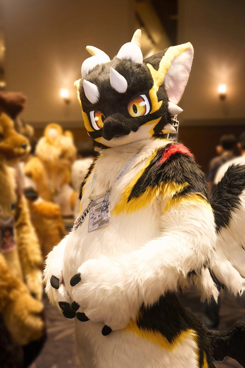 #FursuitFriday 
#퍼레이드2025

치명적임

<a href="/kemochuki/">Chuki</a>