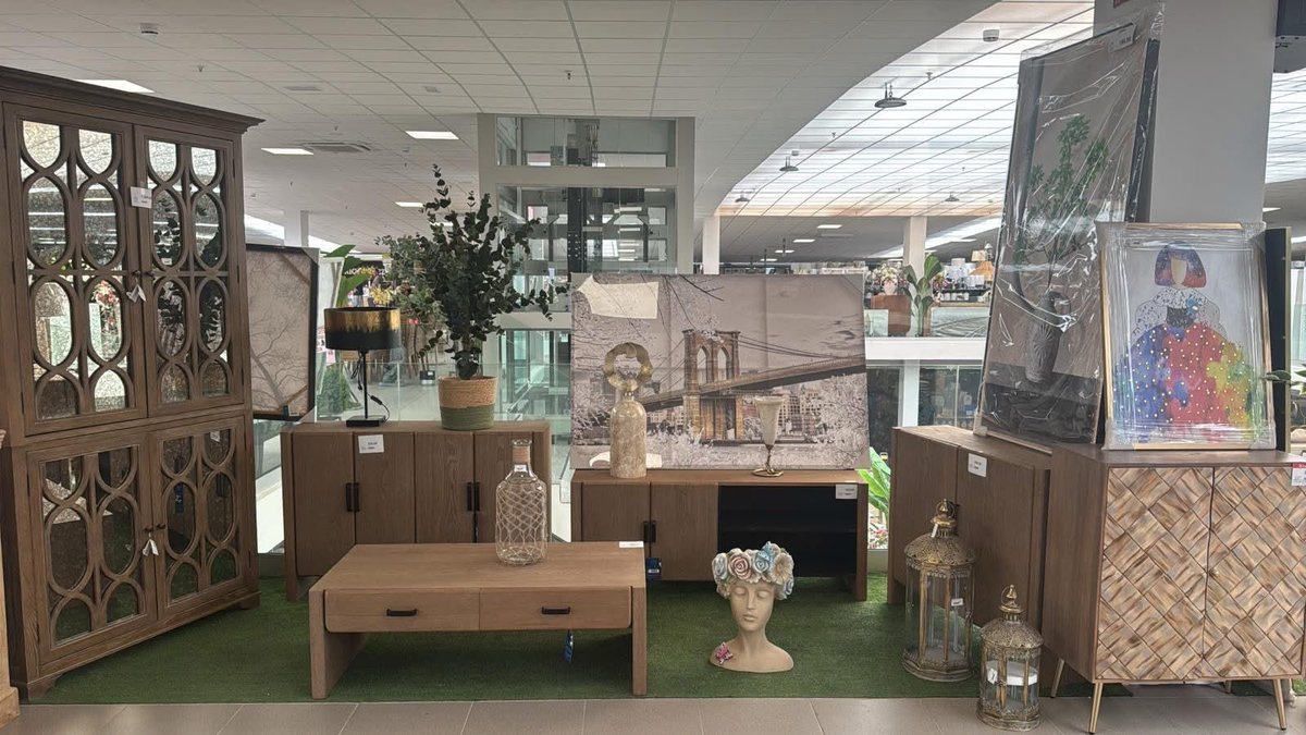 ferreterialopez's tweet image. 🛋️ En #BricoCentroLópez tenemos muebles para el hogar de TODOS los estilos.

✨ Clásico, moderno, rústico o minimalista… elige el que más se adapte a ti y transforma tu casa en el hogar que siempre soñaste.

#MueblesConEstilo #BricoCentroLópez #Decoración #HogarConEncanto #antas