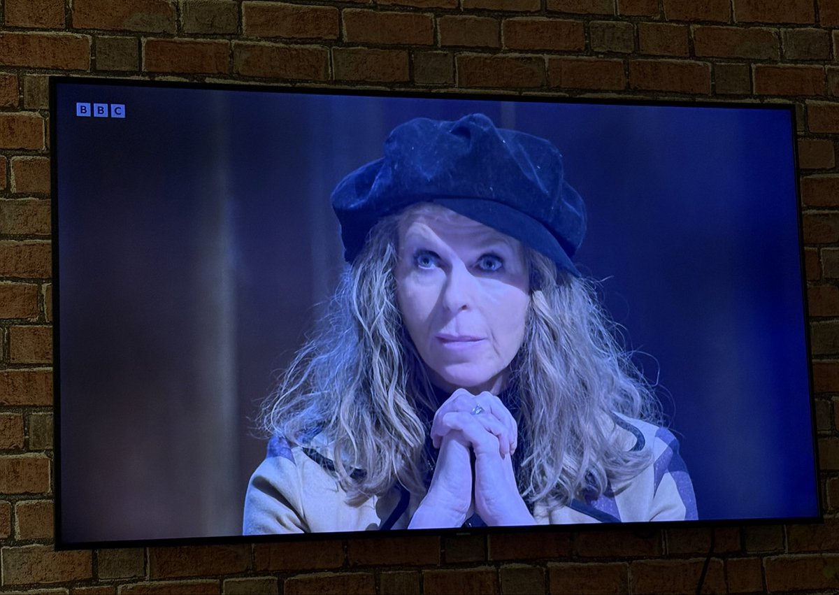 On my own, pretending he’s beside me…

#CelebrityTraitors <a href="/kategarraway/">Kate Garraway</a> #LesMis