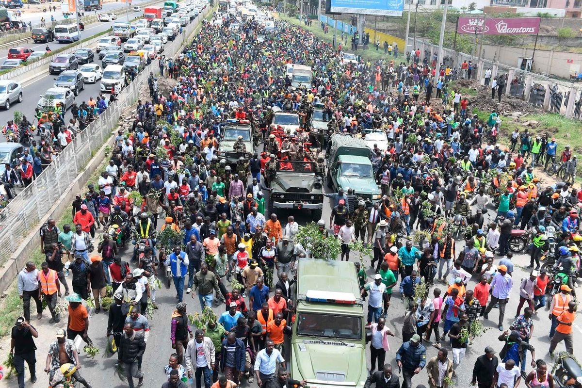 yNews_digital's tweet photo. @WilliamsRuto The people’s president received the people’s funeral.

He was truly loved. https://t.co/XHRVKkYejD