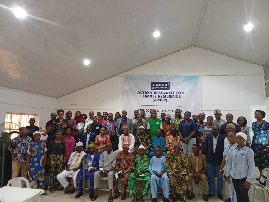 Naijafed's tweet photo. Introduction to the climate Resilience Research Project in Ajegunle, Ikorodu. To strengthen climate resilience and address recurring flooding challenges, the residents of the SDI Nigeria community in Ajegunle, Ikorodu, are partnering with researchers .... https://t.co/ibCaX5j2da
