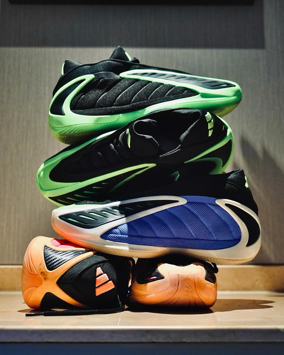 CruzControl2k's tweet image. Anthony Edward’s AE 2 in the adidas store 👀 only the display not available to purchase yet hopefully once season 2 drops .. #2KCommunity #NBA2K26