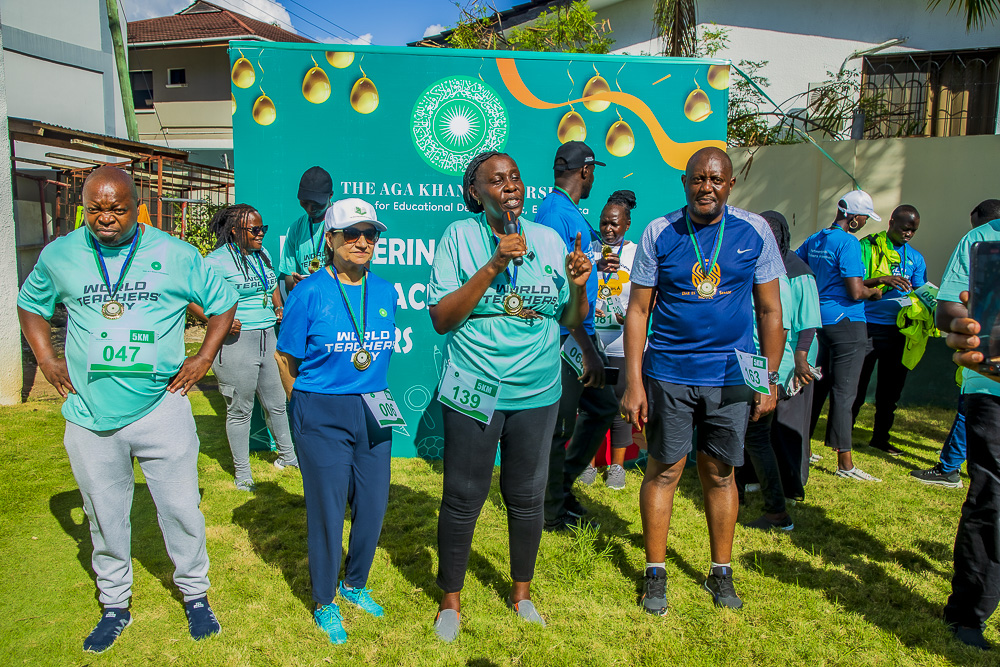 AKUGlobal's tweet image. AKU’s Institute for Educational Development, East Africa through its Centre for Continuing Education and Lifelong Learning (CELL) made a donation of 2,000 storybooks to Muhimbili Primary School as part of its #WorldTeachersDay celebrations to nurture literacy and spark