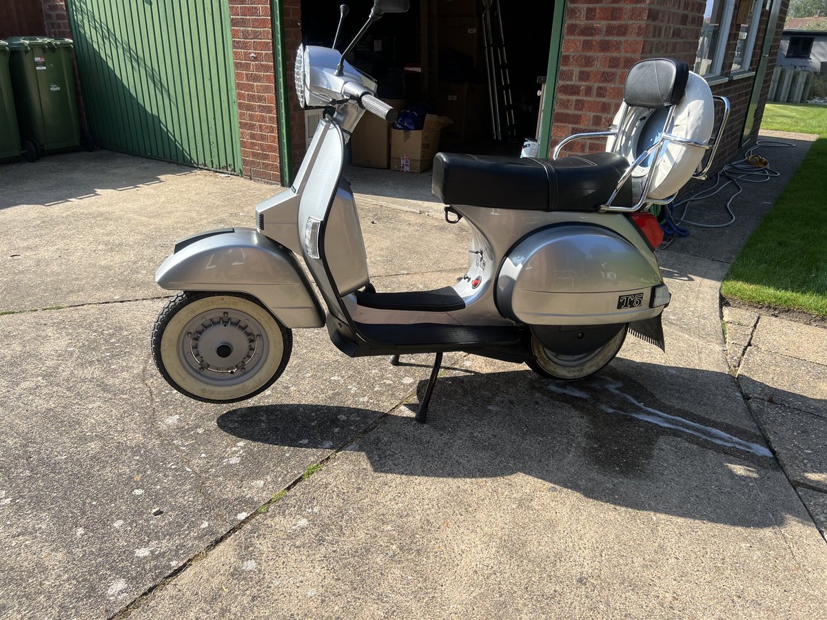 CHEESETITS2025's tweet image. My T5 Classic is going on sale this wkend,if any1 interested DM me-
S Plate,990 ORIGINAL MILES on the clock, original paint,all original,YOU WON’T FIND A BETTER ORIGINAL T5 VESPA ON THIS PLANET,it’s like it’s rolled off the production line😮‍💨🤌

RT’s appreciated🙏

#Vespa 🛵💨