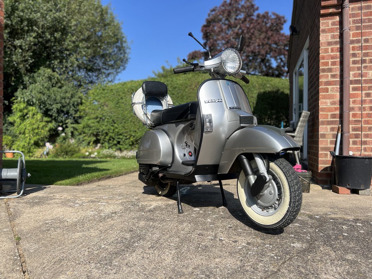 CHEESETITS2025's tweet image. My T5 Classic is going on sale this wkend,if any1 interested DM me-
S Plate,990 ORIGINAL MILES on the clock, original paint,all original,YOU WON’T FIND A BETTER ORIGINAL T5 VESPA ON THIS PLANET,it’s like it’s rolled off the production line😮‍💨🤌

RT’s appreciated🙏

#Vespa 🛵💨