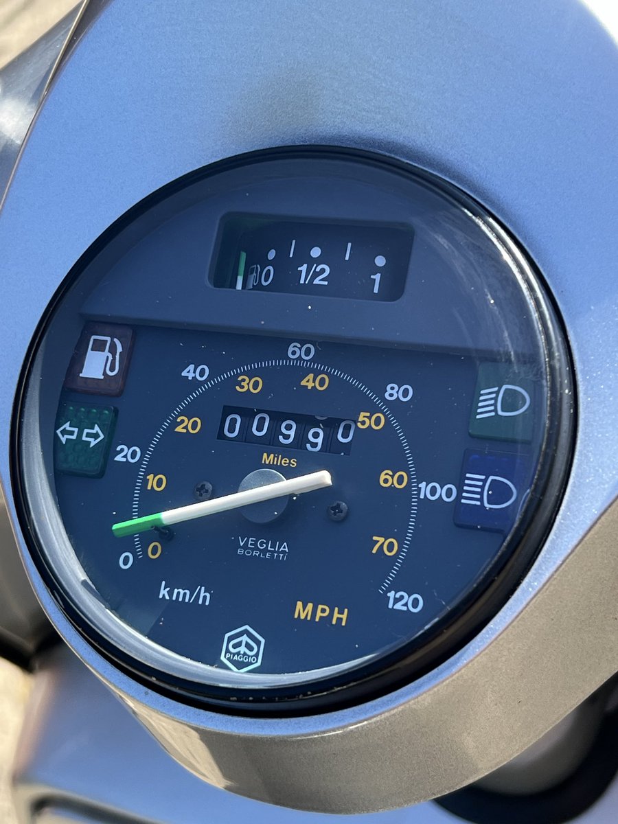 CHEESETITS2025's tweet image. My T5 Classic is going on sale this wkend,if any1 interested DM me-
S Plate,990 ORIGINAL MILES on the clock, original paint,all original,YOU WON’T FIND A BETTER ORIGINAL T5 VESPA ON THIS PLANET,it’s like it’s rolled off the production line😮‍💨🤌

RT’s appreciated🙏

#Vespa 🛵💨