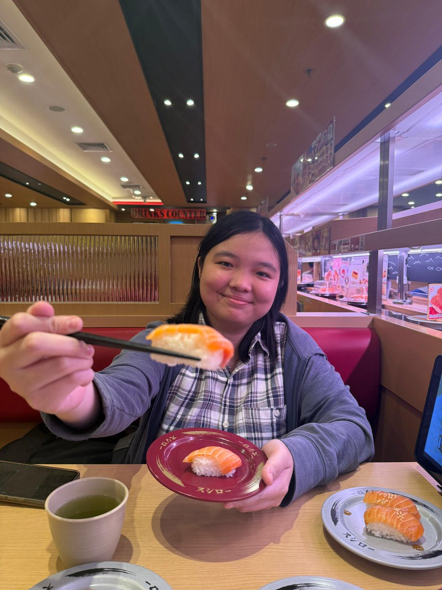 FellWp's tweet image. Sushiii 🍣🍣🍣🍣 time @Y_CynthiaJKT48 

📸 : @raudhinna 

#jeketiselcaday