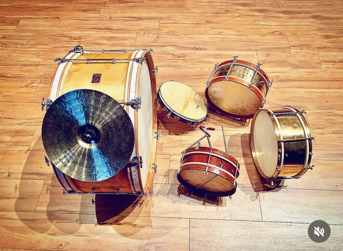 _DavidValdes_'s tweet image. Join me at the 14th National Percussion Workshhop in Gdansk (Poland) to know how #HistoireDuSoldat (I.#Stravinsky) evolved from the photo on the left to the one on the right. 🔗: gov.pl/web/osmgdansk/…. #percussion #setup #multipercussion #historicalpercussion