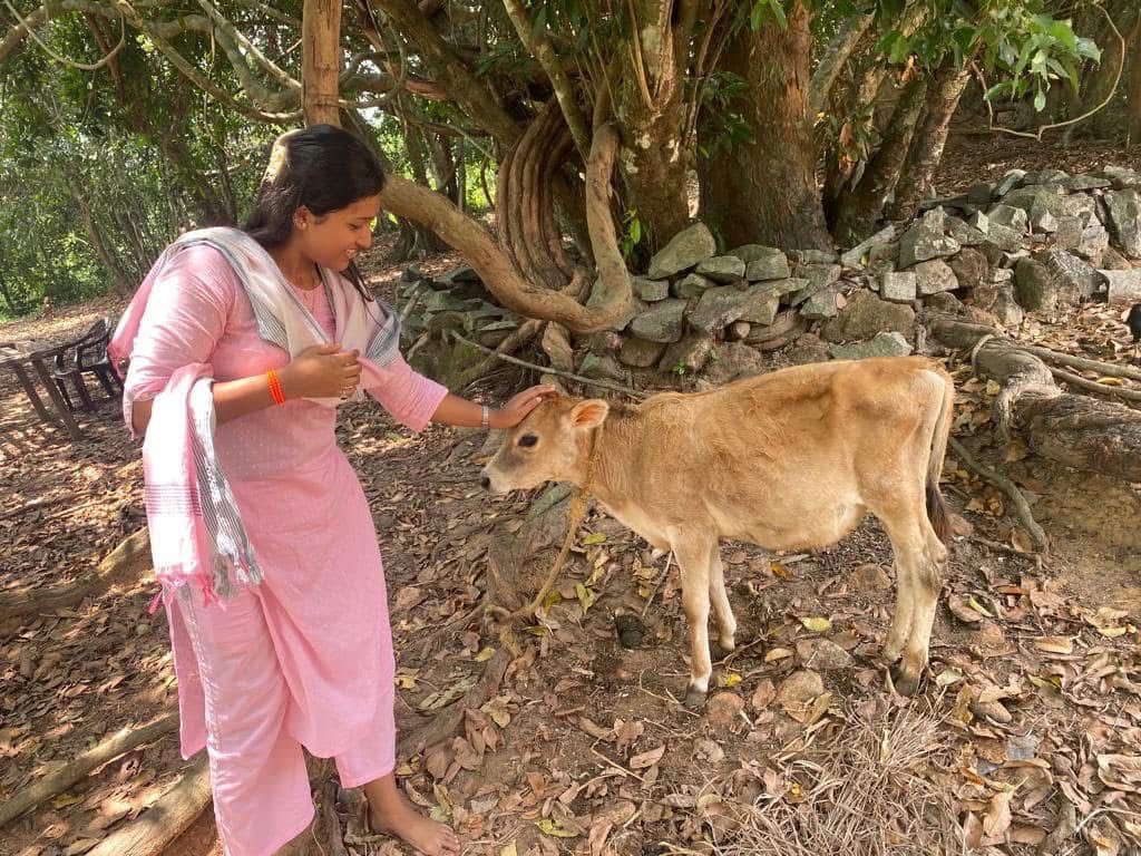 akanksha_virkar's tweet photo. गौ माते, सौख्याचा प्रकाश पसरू दे ।
सर्वत्र मांगल्याचे दीप उजळू दे ।
वसुबारस सणानिमित्त सर्वांना हार्दिक शुभेच्छा !
#Vasubaras #Diwali2025 #DiwaliCelebration #GauMaata #BJP #AkankshaVirkar https://t.co/leD3G9UD1u