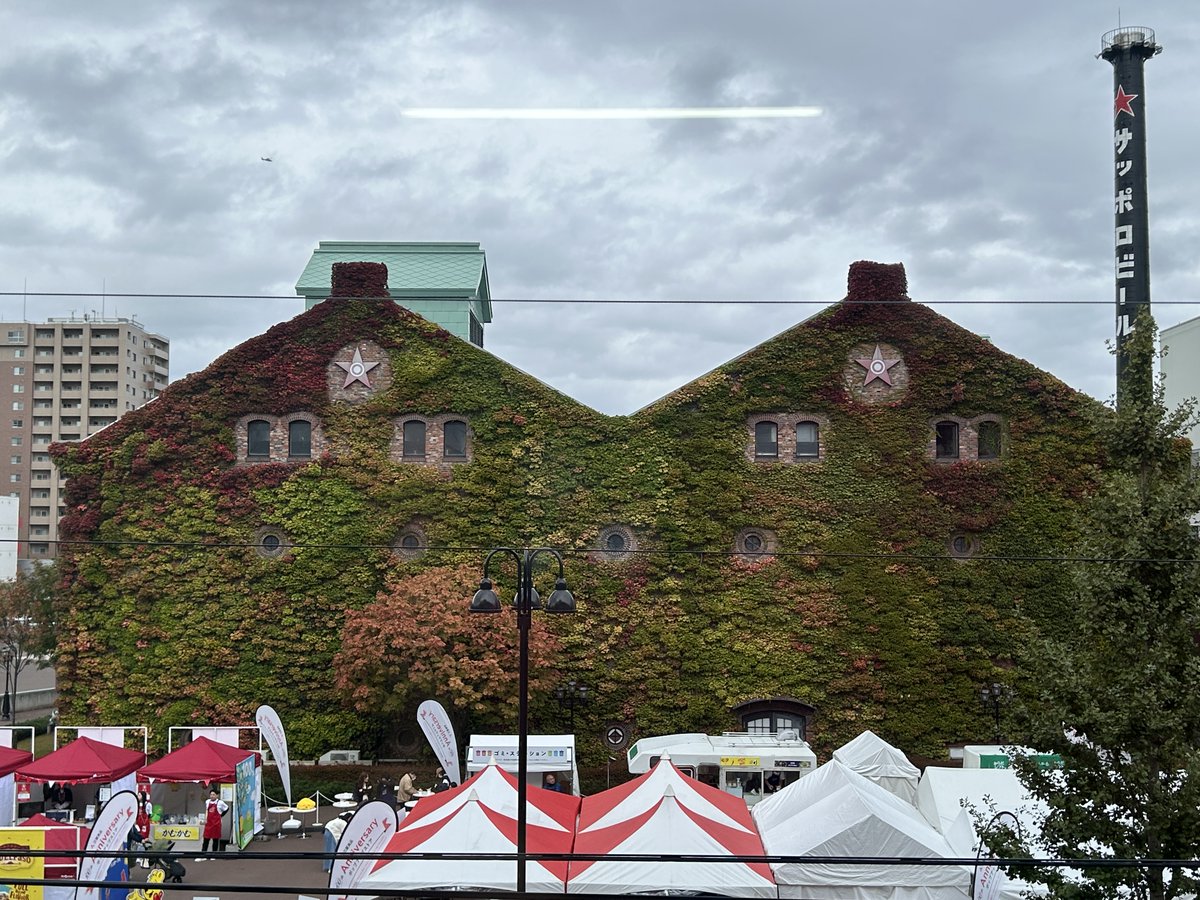 今日はサッポロファクトリーで開催中のサンリオデザイナー展に行きました！イラストキャラクターの作り方がすごく勉強になりました！ファクトリーで開催されていたイベント、サッポロゲームキャンプのセッションを合わせて見る熱心な学生もいました。