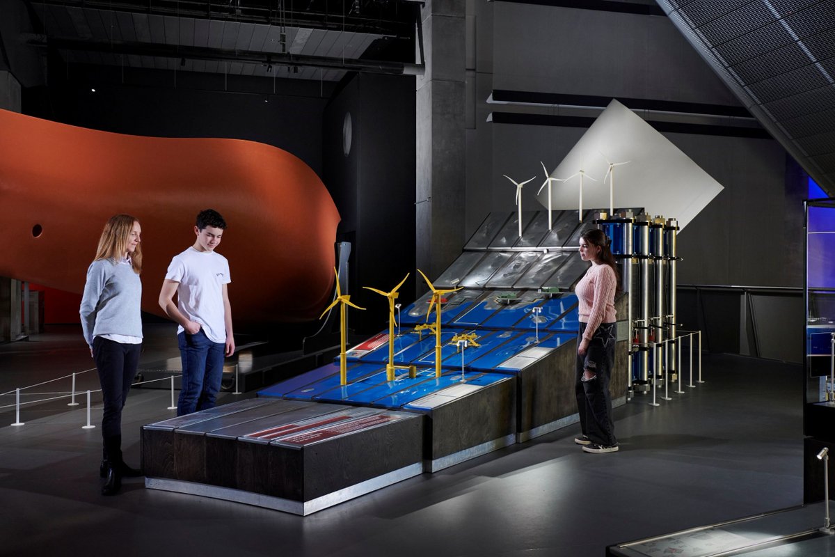 यह गैलरी बताती है कि ऊर्जा सिर्फ बिजली नहीं, सोच की दिशा होती है। 

 लंदन के साइंस म्यूजियम में अदाणी ग्रीन एनर्जी गैलरी
 आज यही दिशा बदल रही है, तकनीक के ज़रिए, जिम्मेदारी के साथ।
यहां आप देख सकते हैं  1/2