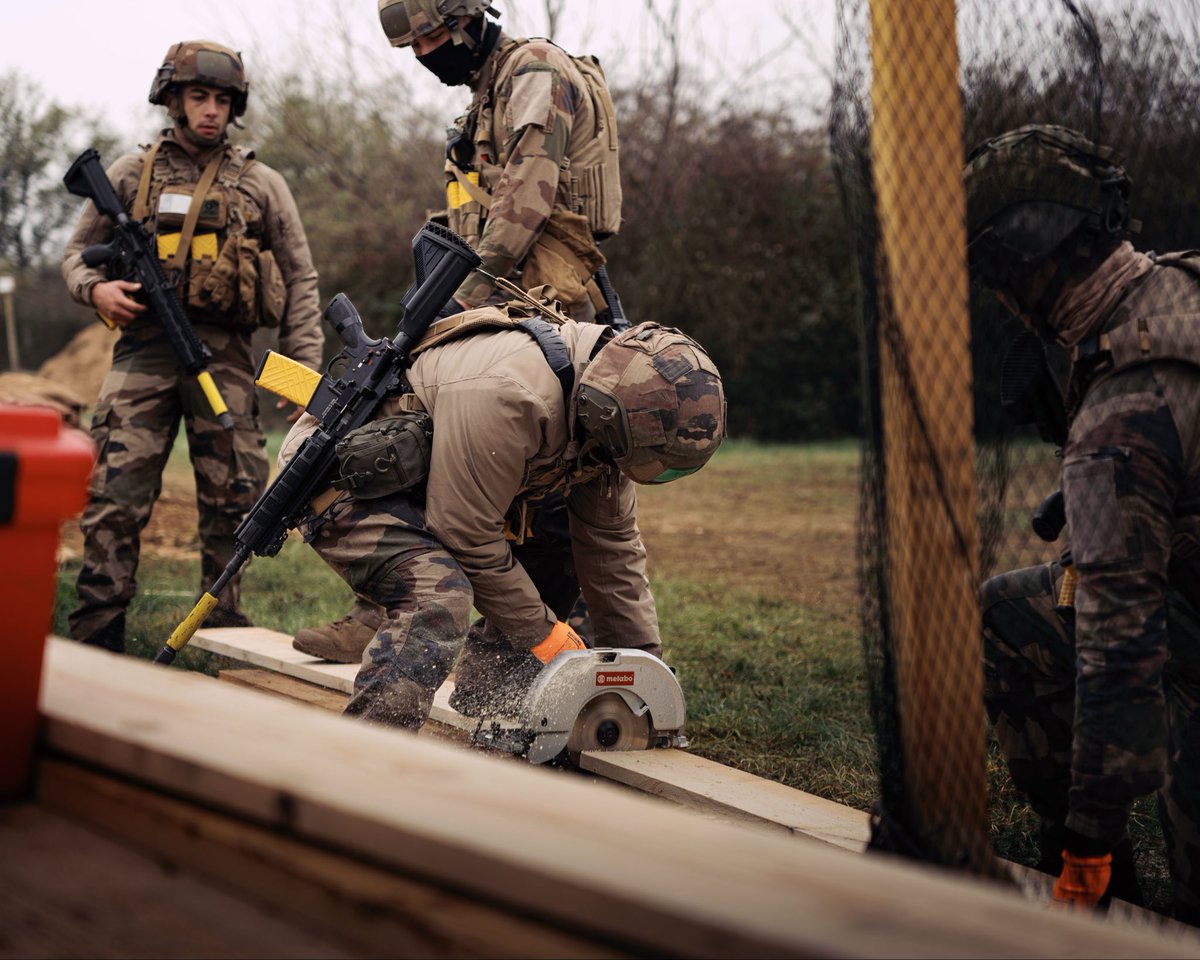 💥 Le #17RGP monte en puissance et renforce ses capacités face à la haute intensité avec un exercice d’assaut sur tranchées.

Les sapeurs-para s’adaptent et s’entraînent à un environnement de combat dense, prolongé et technologiquement saturé.

🦅 Prêt dès ce soir.