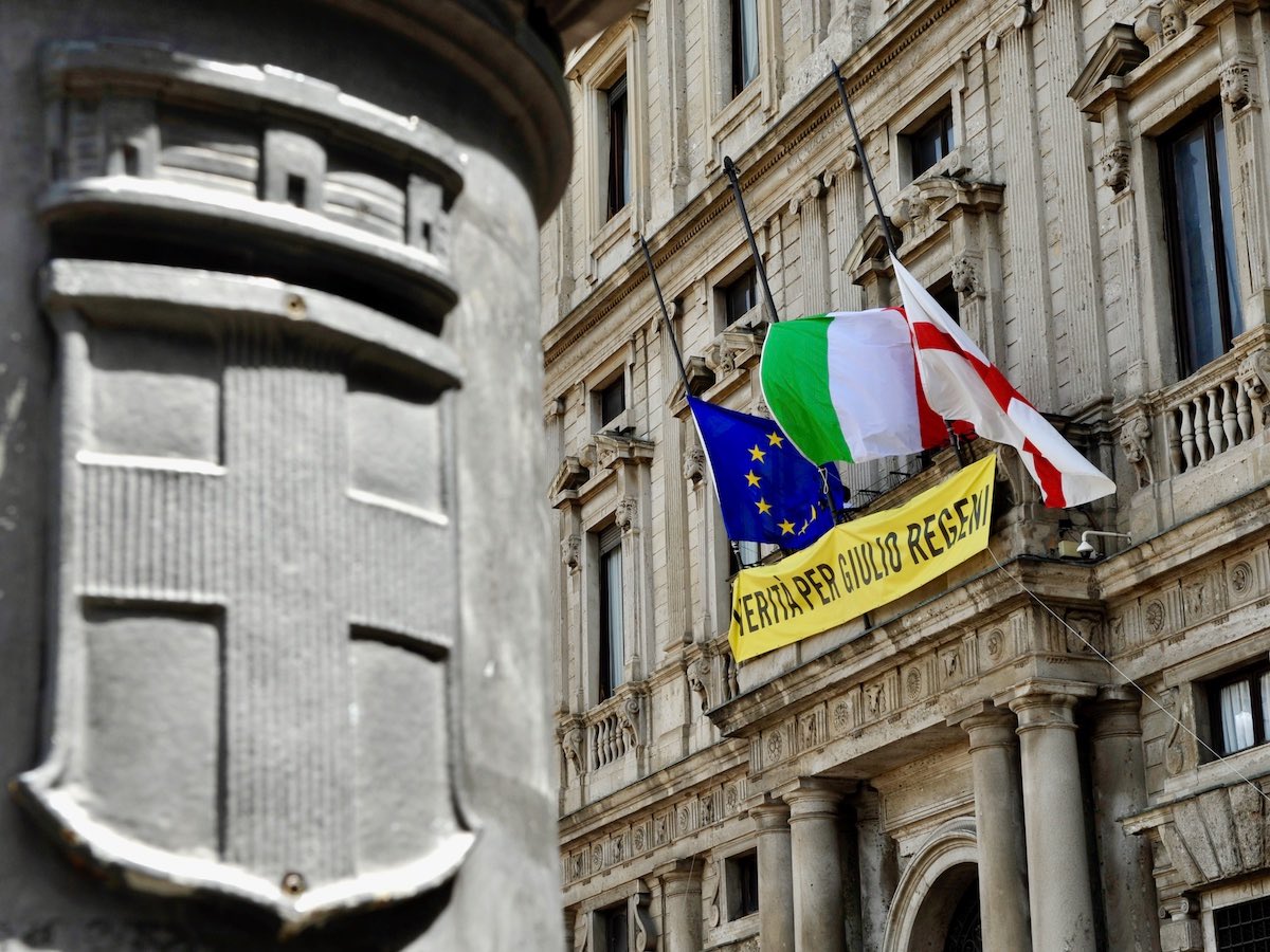 🇮🇹 Bandiere a mezz’asta a Palazzo Marino e in tutti gli edifici pubblici. 
Oggi lutto nazionale in occasione delle esequie di Stato per la scomparsa dei tre Carabinieri deceduti nell’esplosione di Castel d’Azzano.