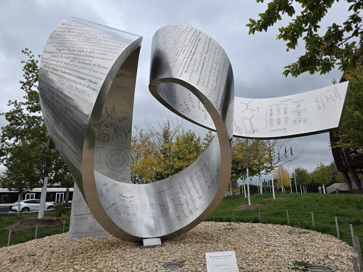 amitranjan's tweet image. Ended up spending a captivating half day at CERN.
Highly recommend a visit to all folks interested in science & technology.
#cern #particlephysics #particleaccelerator #LHC #colliders #science #technology #nuclearphysics #higgsboson #timbernerslee #internet #birthplace…