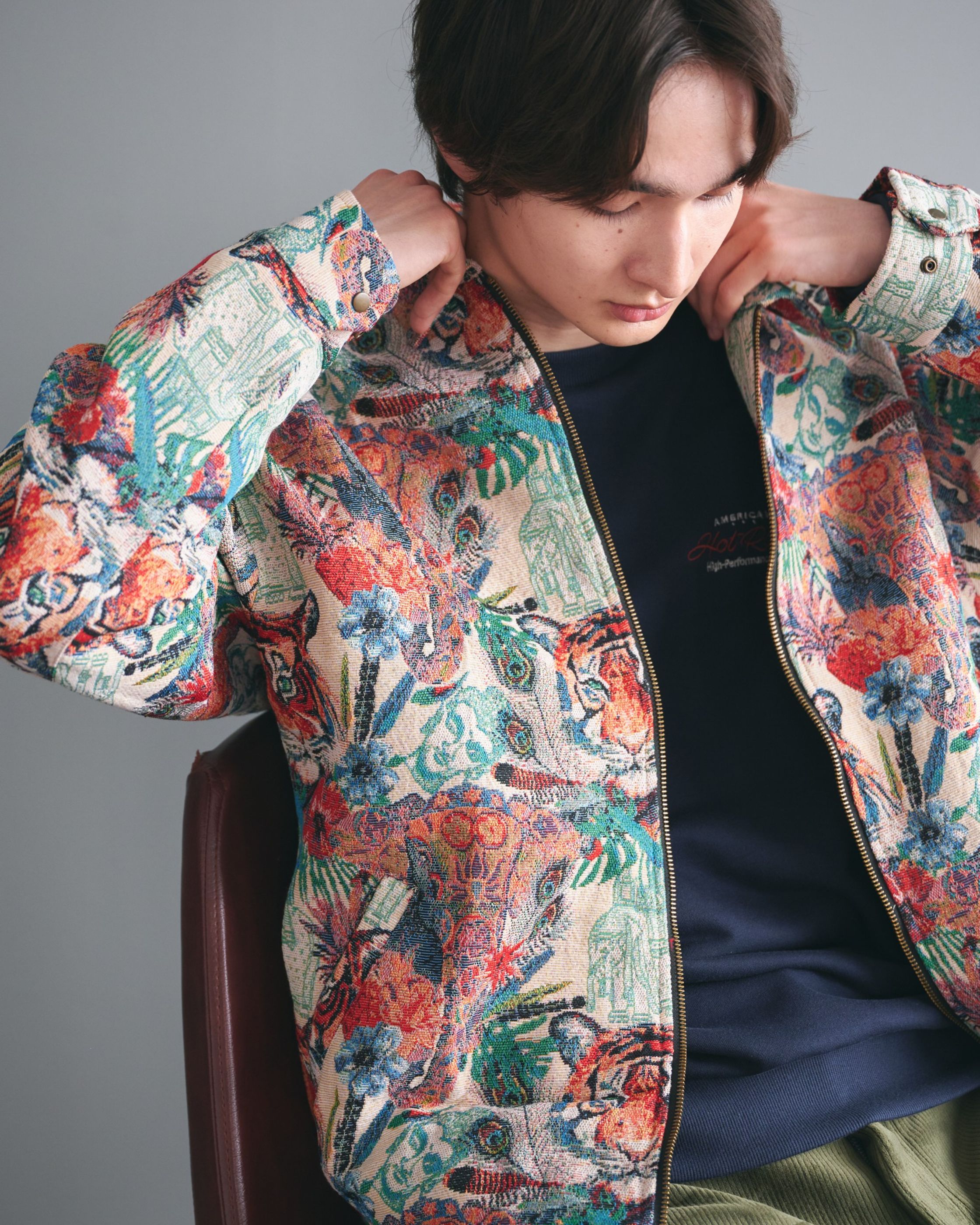 ジャケット ねこ様 ヨコスカ] 男女兼用 開運招き猫刺繍パーカー 横須賀 刺繍 金線