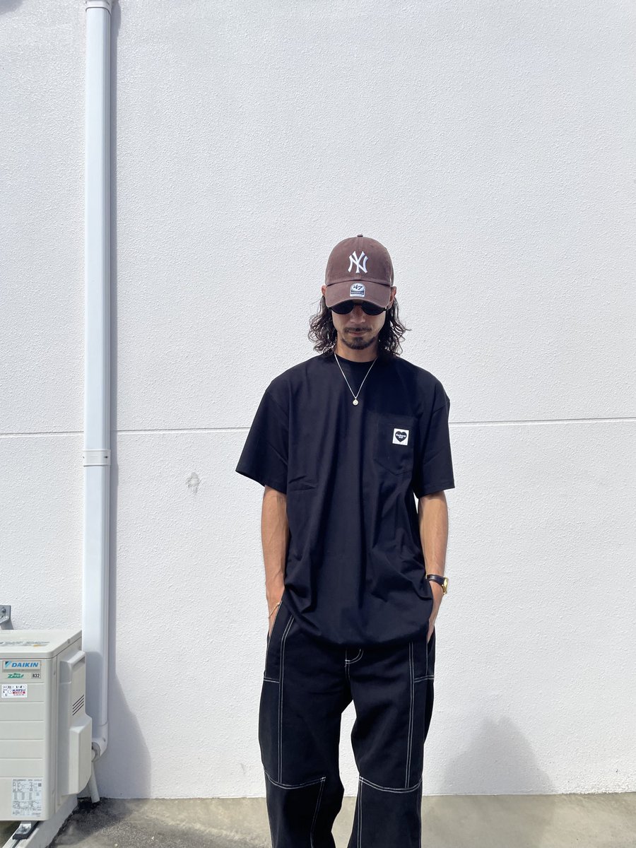 shellter098's tweet photo. ✈️🛣️🌏

オーガニックコットンジャージーを使用したシンプルなポケットTシャツ🖤
30〜60sで使用されヴィンテージ市場でも人気の高いハートタグ仕様の一品🏷️

#沖縄
#shellter
#シェルター
#沖縄ローカル 
#沖縄土産 
#沖縄セレクトショップ
#okinawa
#japan
#sandals 
#allover
#shirt 
#cutsaw https://t.co/RWbwEmbTJ7