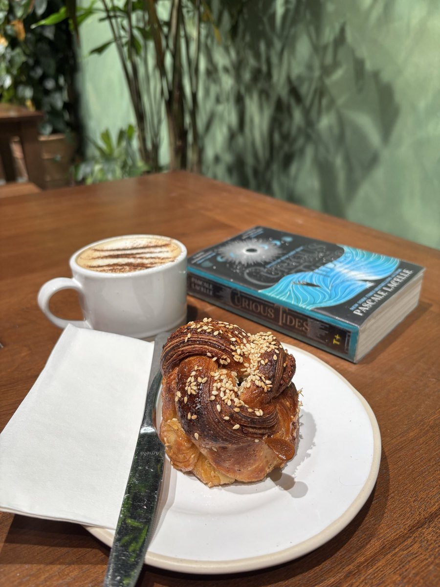 On va pas se mentir, 98% de l’intérêt d’aller à la piscine à 7h un vendredi matin, c’est la promesse du café d’après