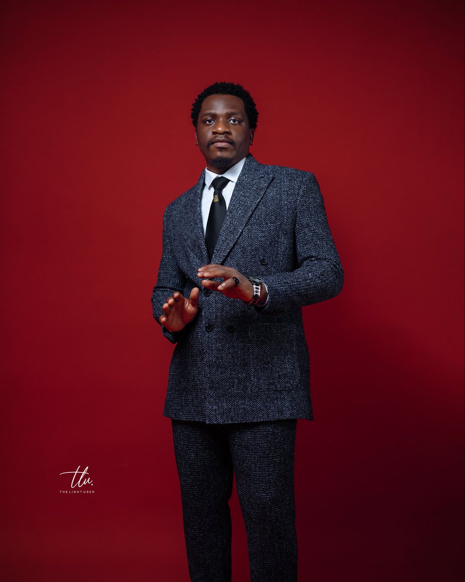 blaqeditor's tweet photo. This one feels different, in the best way possible.
First birthday shoot ever and honestly, it feels like the perfect time to start documenting this version  of me.

This year, I’m building, I’m present, and I’m happy.
Here’s to 25. 
📸 @theLightUser_ https://t.co/JCUsqk7S53